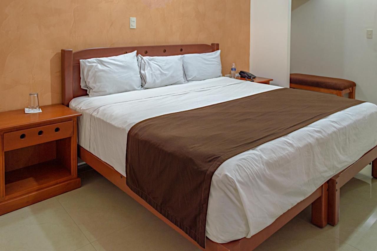 Gran Hotel Residencial Galerias ซิวดัด โอเบรกอน ภายนอก รูปภาพ